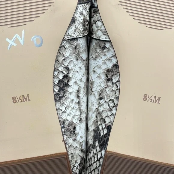 NEW! Talbots Ryan D-Ring Loafers Embossed. 8.5M. - Picture 15 of 15